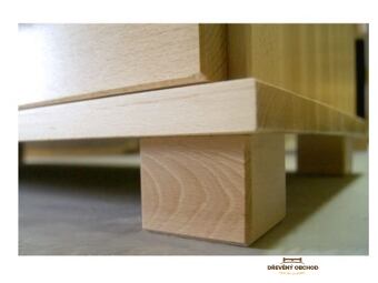 noha buková skříň