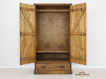 Skříň rustyk 105