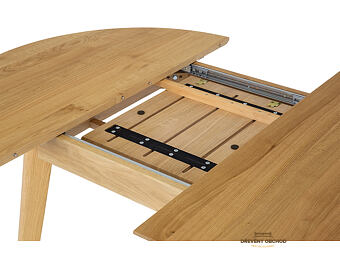 Dubový jídelní stůl ST305